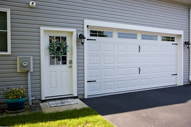 24/7 Emergency Garage Door Panel Replacement experts in Massillon, OH